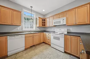 34 Mammoth Rd, Hooksett, NH 03106 - Photo 13