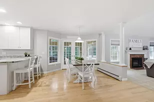 70 Ellyson Ave, Hampstead, NH 03826 - Photo 7