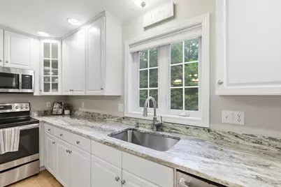 70 Ellyson Avenue, Hampstead, NH 03826 - Photo 5