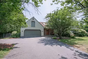 8 Sullivan Rd, Hudson, NH 03051 - Photo 3
