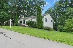 9 Judith Dr, Nashua, NH 03062 - Photo 1