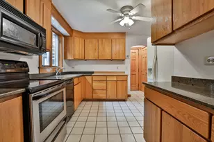 1520 Belmont St, Manchester, NH 03104 - Photo 17