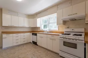 16 Tuck Rd, Hampton, NH 03842 - Photo 3