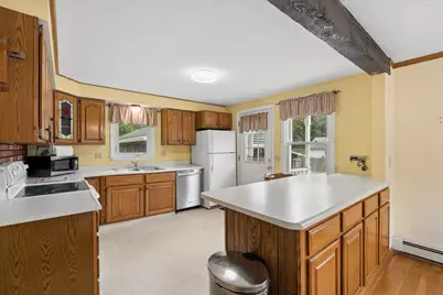 415 Greeley Street, Manchester, NH 03102 - Photo 3