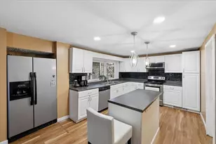 549 Lake Ave, Manchester, NH 03103 - Photo 1
