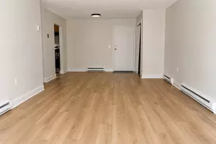 108 Eastern Ave, Manchester, NH 03104 - Photo 9