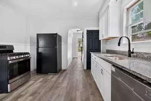 571 Amherst St, Manchester, NH 03104 - Photo 9