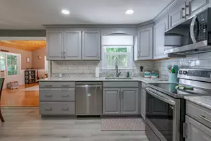 223 Baboosic Lake Rd, Merrimack, NH 03054 - Photo 11
