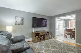 223 Baboosic Lake Rd, Merrimack, NH 03054 - Photo 5