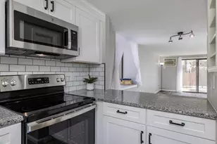 22 Essex Green Rd, Merrimack, NH 03054 - Photo 9