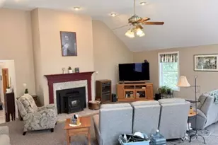 5 Grace Dr, Hudson, NH 03051 - Photo 9