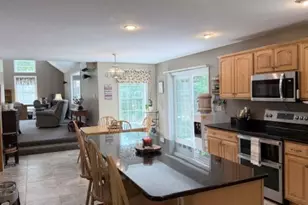 5 Grace Dr, Hudson, NH 03051 - Photo 3