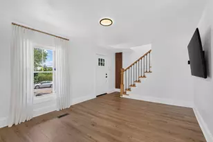 442 Mammoth Rd, Manchester, NH 03109 - Photo 13