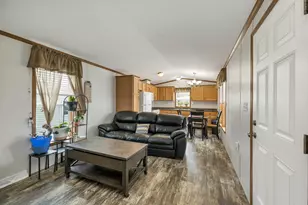 19 Brookwood Dr, Salem, NH 03079 - Photo 5