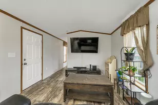 19 Brookwood Dr, Salem, NH 03079 - Photo 9