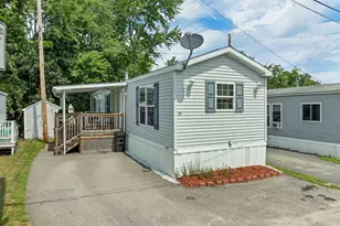 19 Brookwood Dr, Salem, NH 03079 - Photo 1