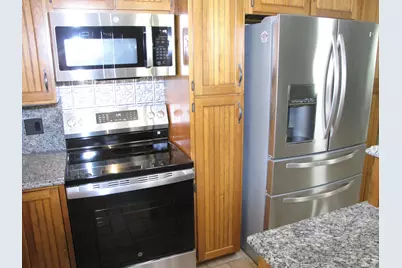 128 Holly Avenue, Manchester, NH 03103 - Photo 9