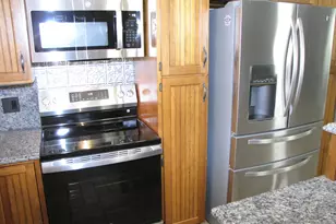 128 Holly Ave, Manchester, NH 03103 - Photo 9