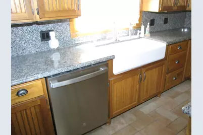128 Holly Avenue, Manchester, NH 03103 - Photo 11
