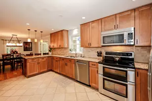 34 Olde Lantern Rd, Bedford, NH 03110 - Photo 7
