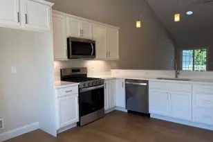 60B Sunset Ridge Rd, Epping, NH 03042 - Photo 3