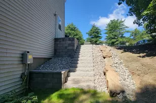 286 Winding Pond Rd, Londonderry, NH 03053 - Photo 3