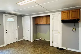 65 Mechanic St, Winchester, NH 03470 - Photo 5