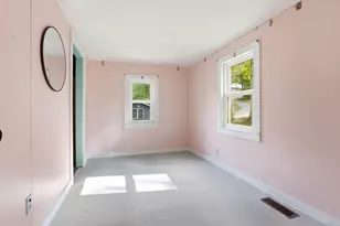16 Hillside Ave, Amherst, NH 03031 - Photo 9