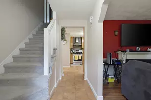 21 Shelburne Rd, Nashua, NH 03063 - Photo 5