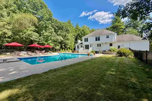 11 Boxwood Ln, Dover, NH 03820 - Photo 5