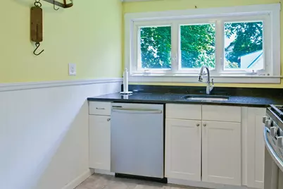 375 Orange Street, Manchester, NH 03104 - Photo 23