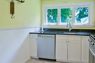 375 Orange St, Manchester, NH 03104 - Photo 23