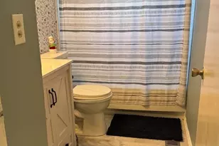 1b E Dunstable Rd, Nashua, NH 03060 - Photo 5