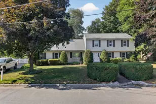 2 Queensway Cir, Nashua, NH 03062 - Photo 3