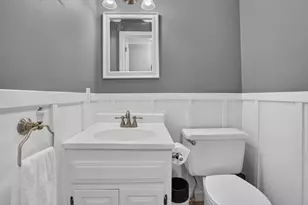 2 Queensway Cir, Nashua, NH 03062 - Photo 25