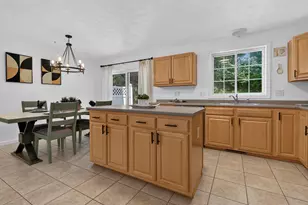 38 Georgetowne Dr, Nashua, NH 03062 - Photo 9