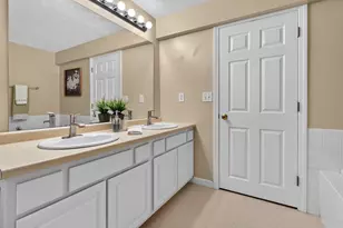 38 Georgetowne Dr, Nashua, NH 03062 - Photo 27