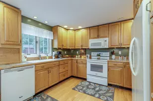 22 Horace Greeley Rd, Amherst, NH 03031 - Photo 7