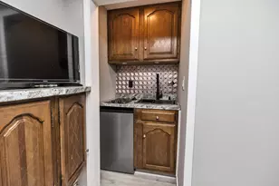44 Emerald St, Manchester, NH 03103 - Photo 43