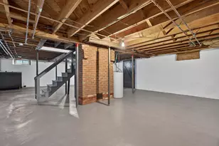 831 Maple St, Manchester, NH 03104 - Photo 31