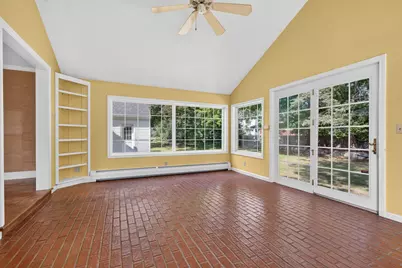 831 Maple Street, Manchester, NH 03104 - Photo 9