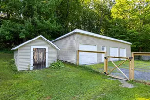 14 Bank Ave, Claremont, NH 03743 - Photo 11