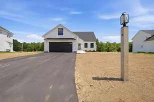 8 Robin Wy, Chester, NH 03036 - Photo 5