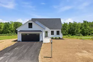 8 Robin Wy, Chester, NH 03036 - Photo 3