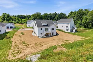 8 Robin Wy, Chester, NH 03036 - Photo 9
