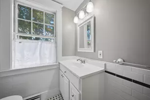 2484 Elm St, Manchester, NH 03104 - Photo 41