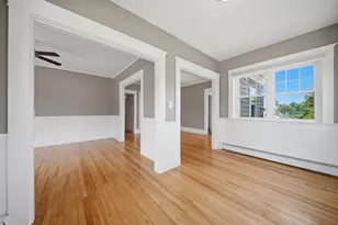 2484 Elm St, Manchester, NH 03104 - Photo 9