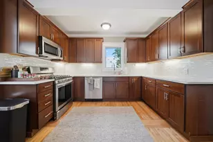 2484 Elm St, Manchester, NH 03104 - Photo 13