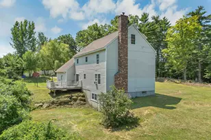 197 Grapevine Rd, Dunbarton, NH 03046 - Photo 5