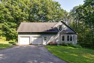 14 Fieldstone Dr, Hooksett, NH 03106 - Photo 3